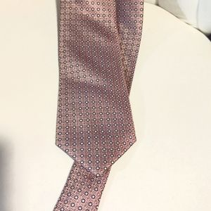 Silk necktie